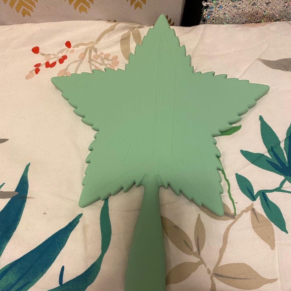 Jeffree Star 420 leaf mirror